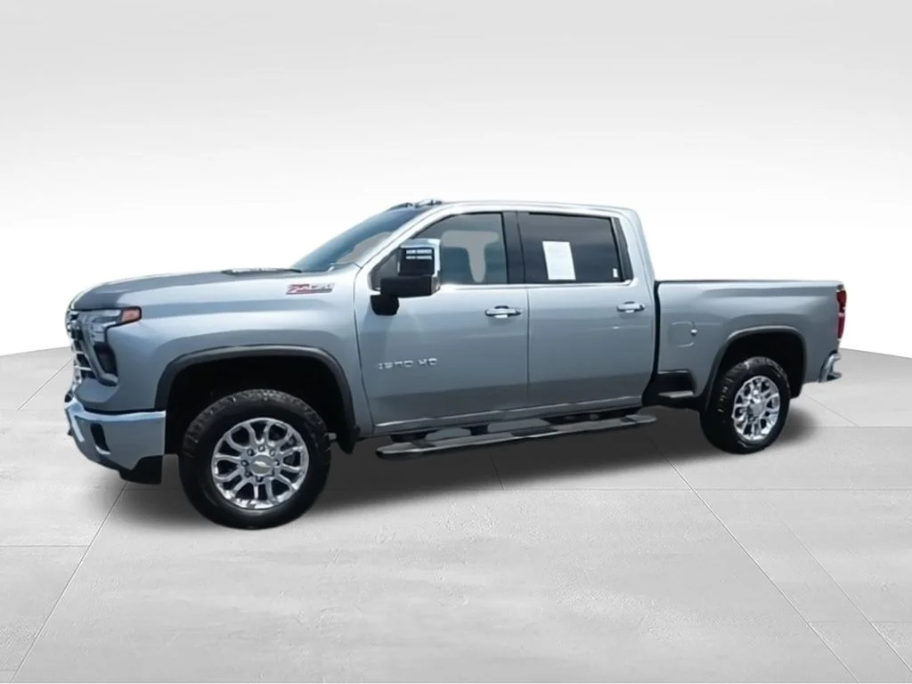Used 2025 Gray Chevrolet LTZ image 4