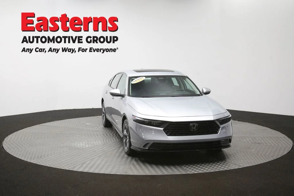 Used 2025 Silver Honda EX-L image 47