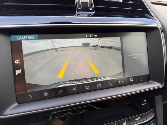 Used 2020  Jaguar 25t Premium image 21