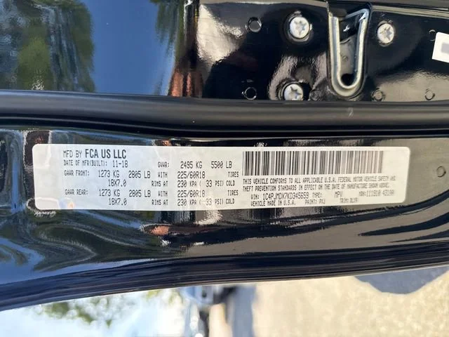 Used 2019 Diamond Black Crystal Pearlcoat Jeep Limited image 16