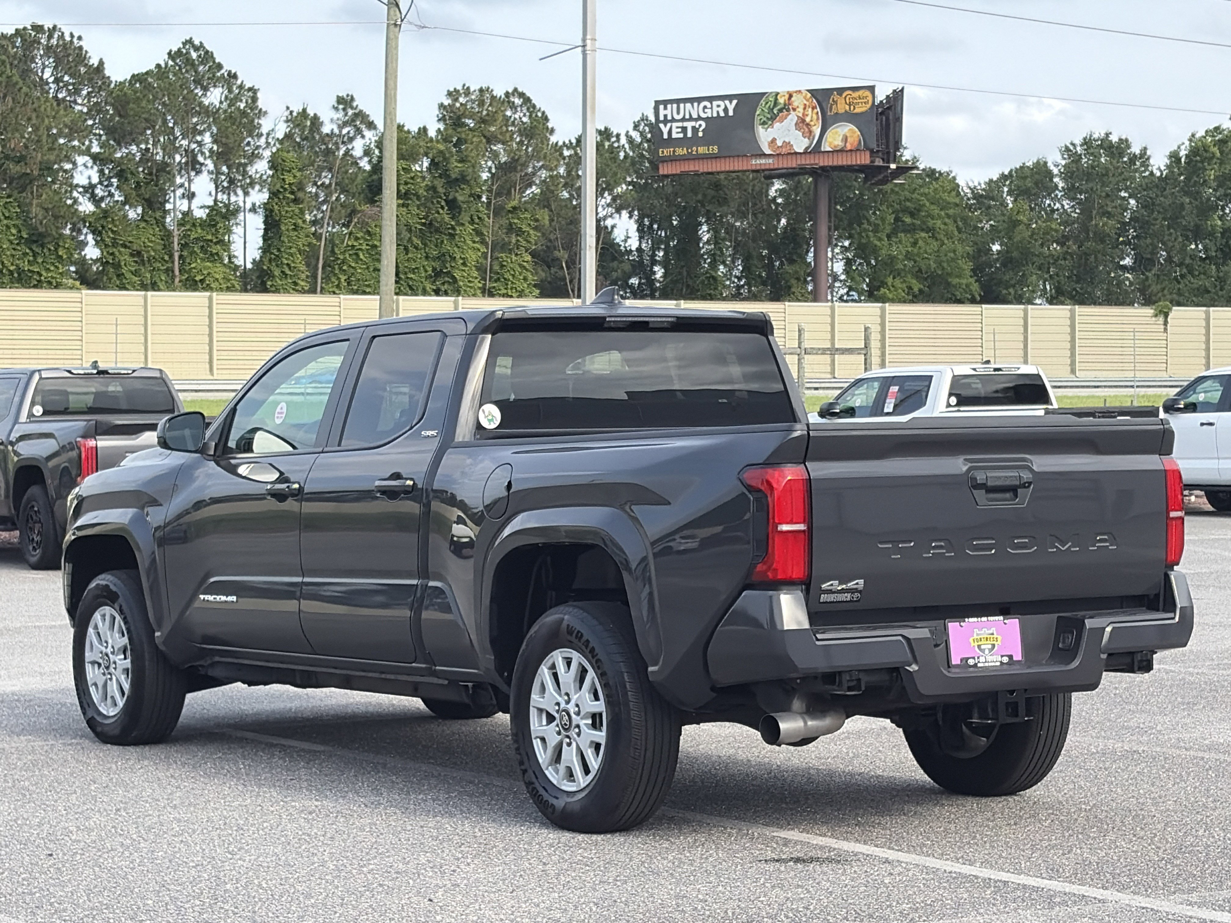 2025 Toyota Tacoma SR5 - Photo 26