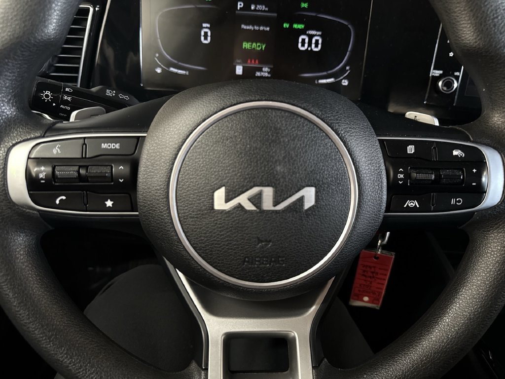 Used 2023 Snow White Pearl Kia LX image 20