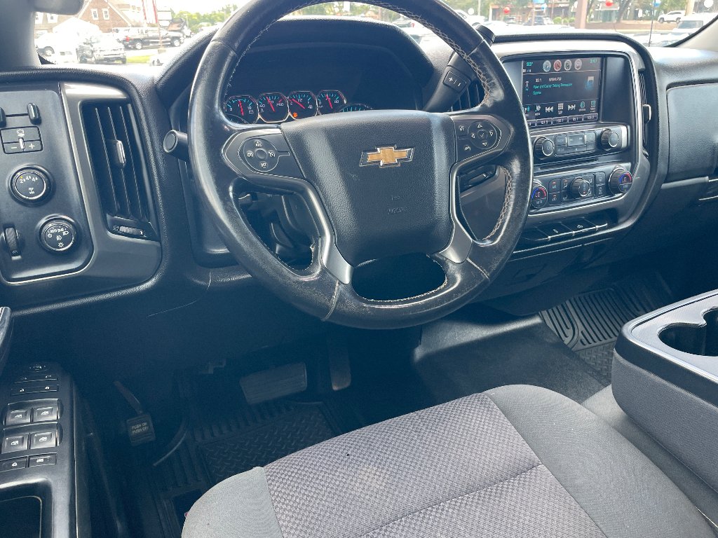 Used 2019 Summit White Chevrolet LT image 2