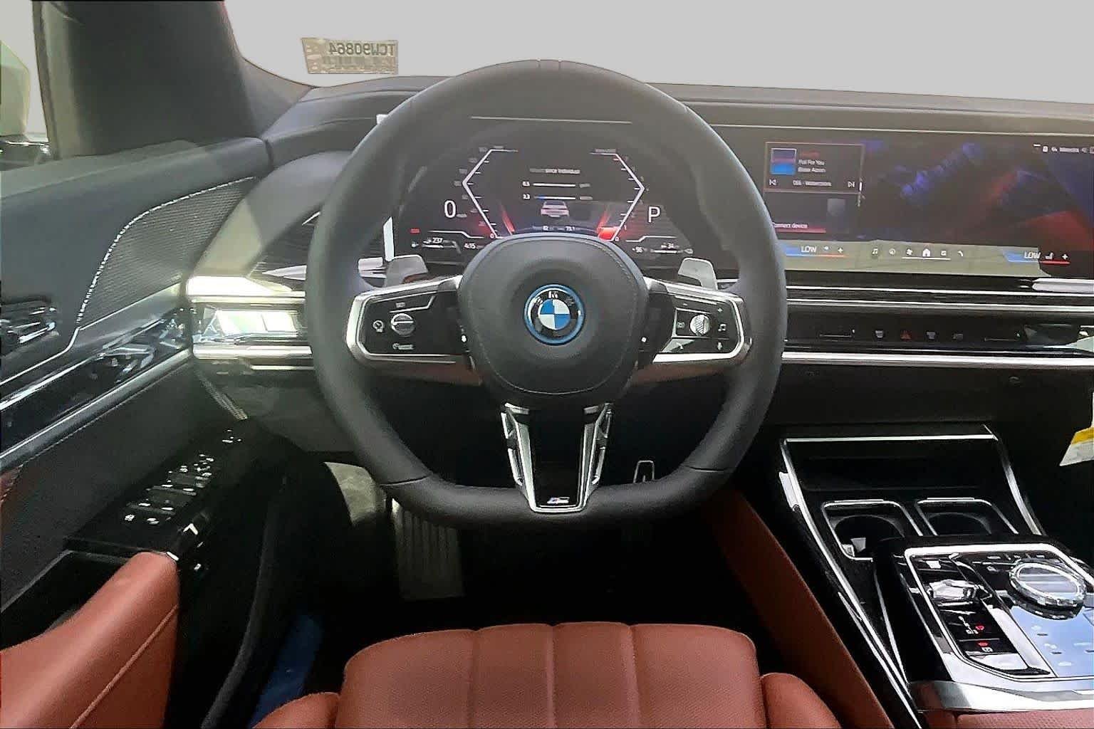 Used 2026 Alpine White BMW 750e xDrive image 5