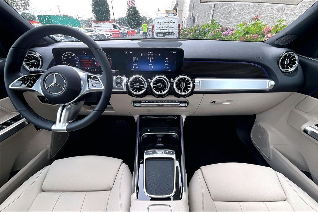 New 2026 Night Black Mercedes-Benz GLB 250 image 19