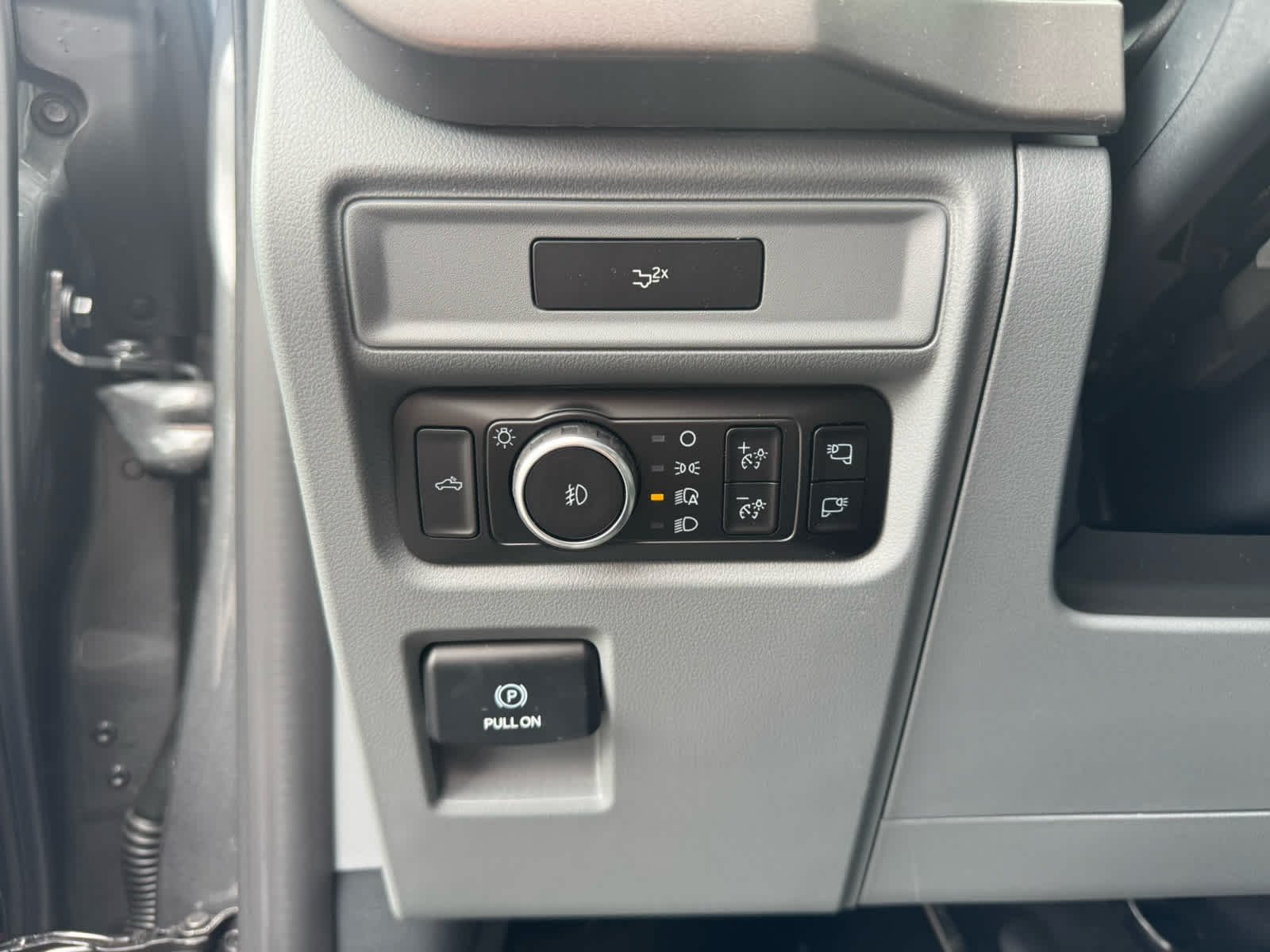New 2026 Carbonized Gray Metallic Ford XLT image 14