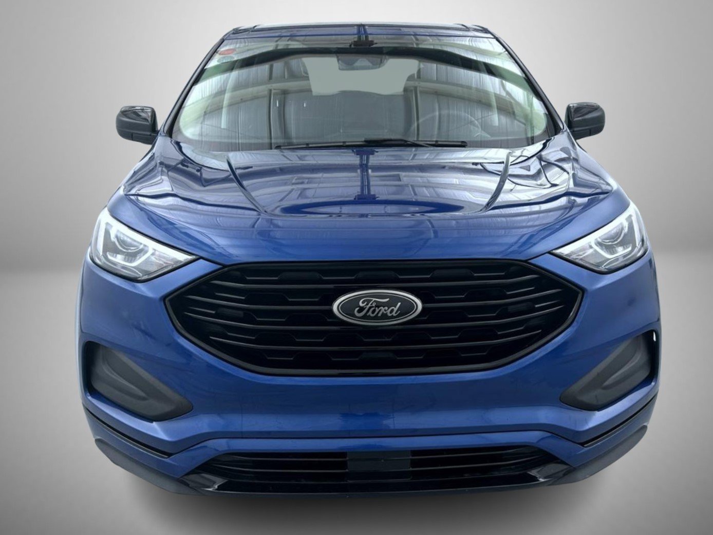 Used 2024 Blue Metallic Ford SE image 2