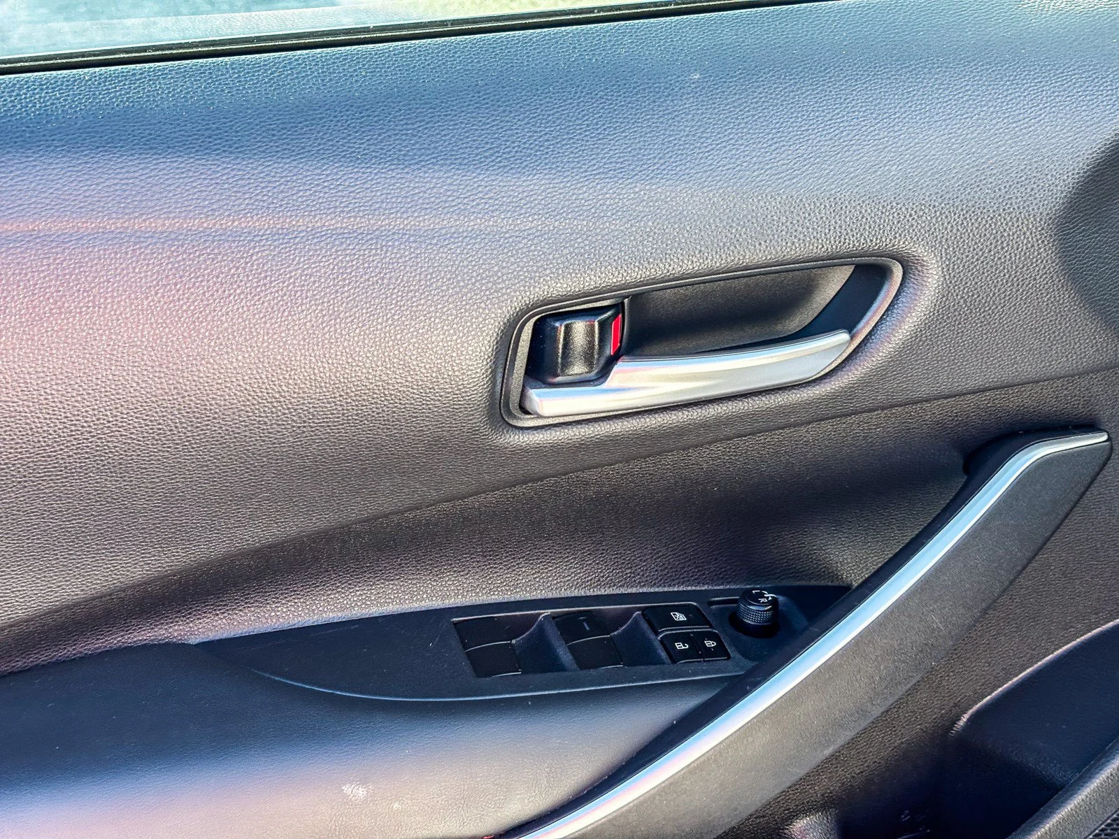Certified Used 2024 Ice Cap Toyota SE image 21