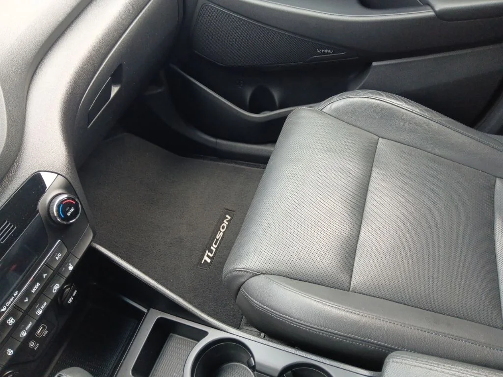 Used 2018 Black Noir Pearl Hyundai Limited image 24