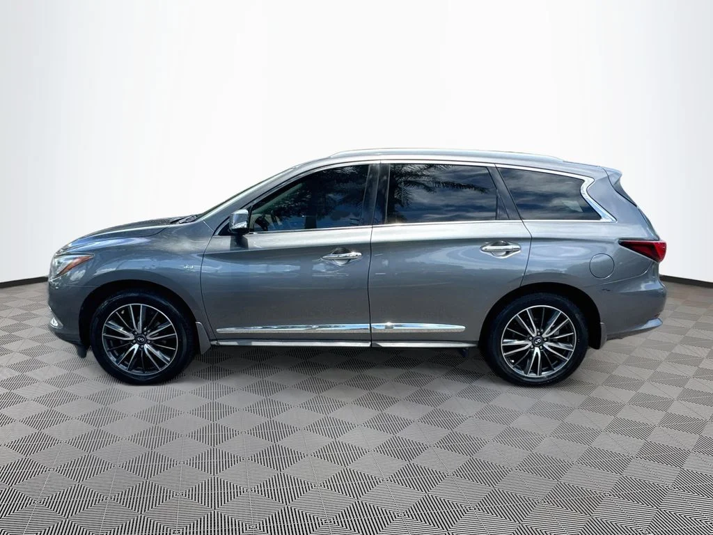 Used 2018 Gray INFINITI Base image 9