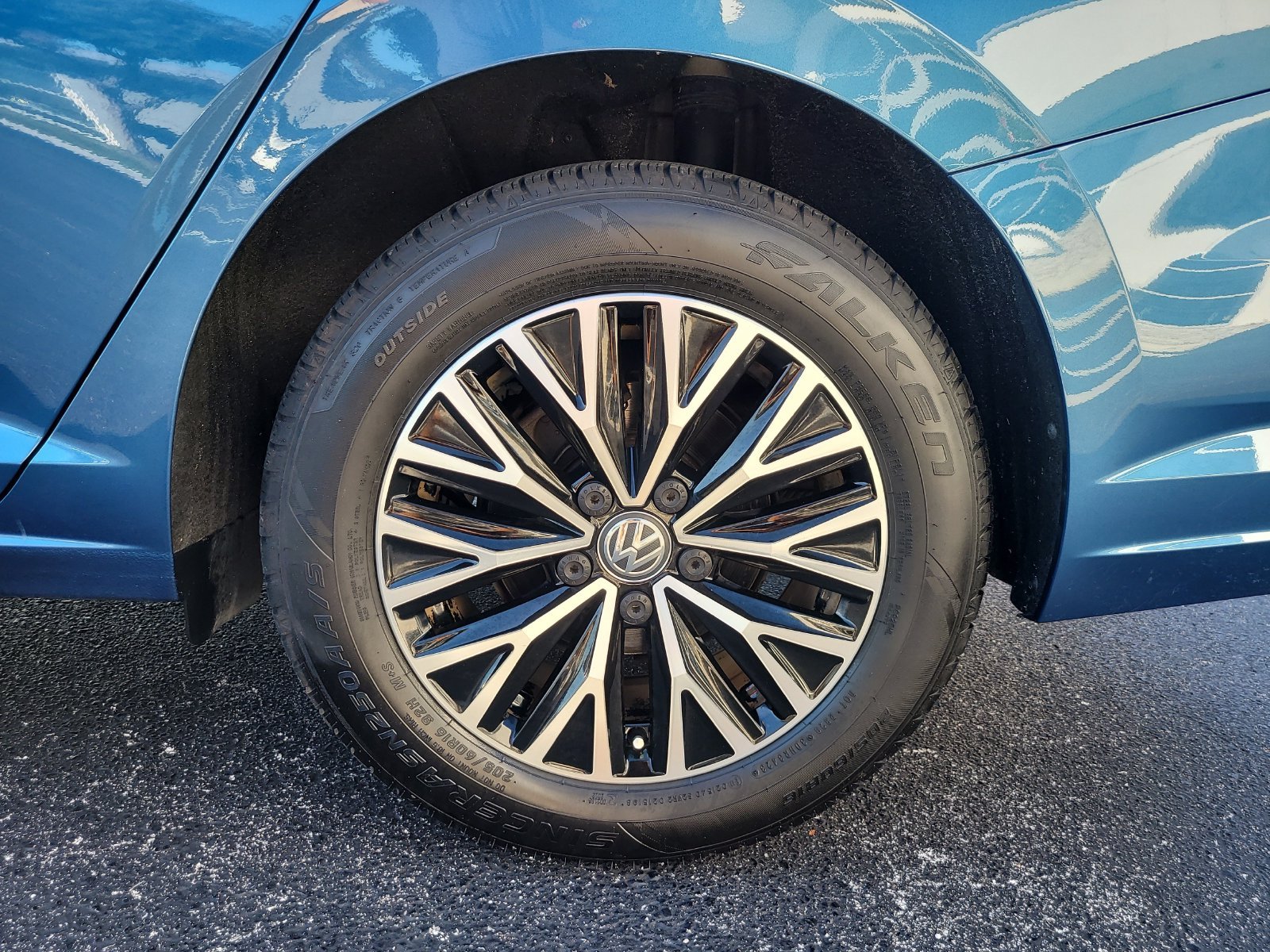 Used 2019 Blue Volkswagen 1.4T S image 6