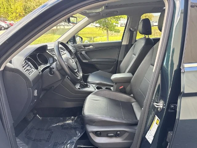 Used 2018 Green Volkswagen 2.0T SE image 15