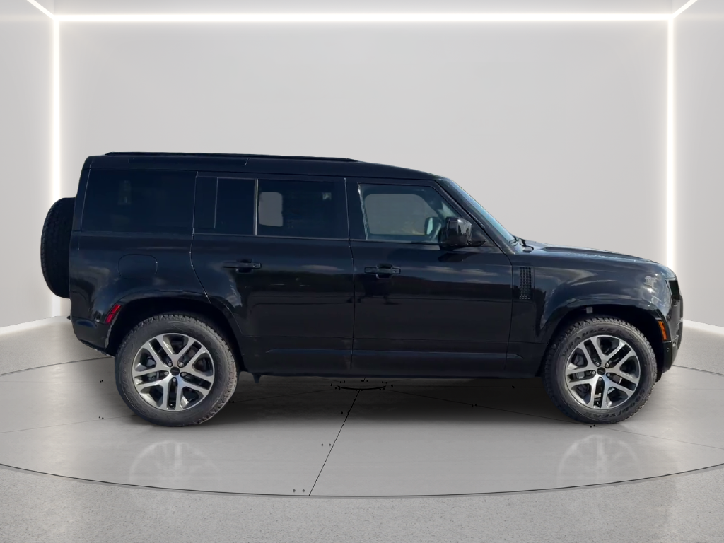 New 2026 Santorini Black Land Rover X-Dynamic SE image 4