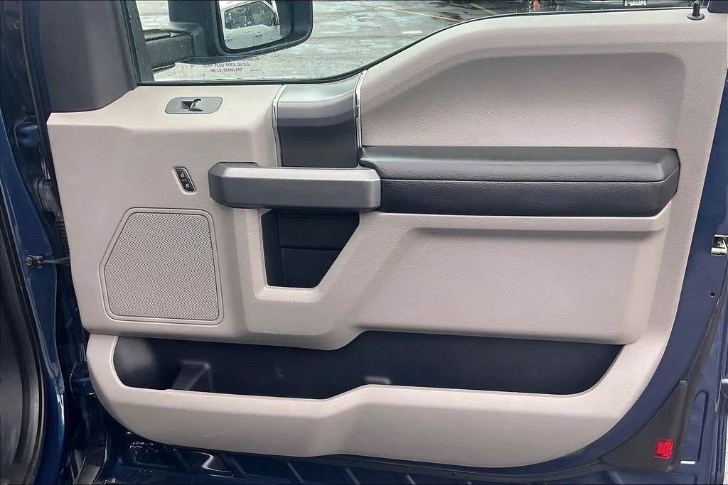 Used 2018 Blue Ford XLT image 23