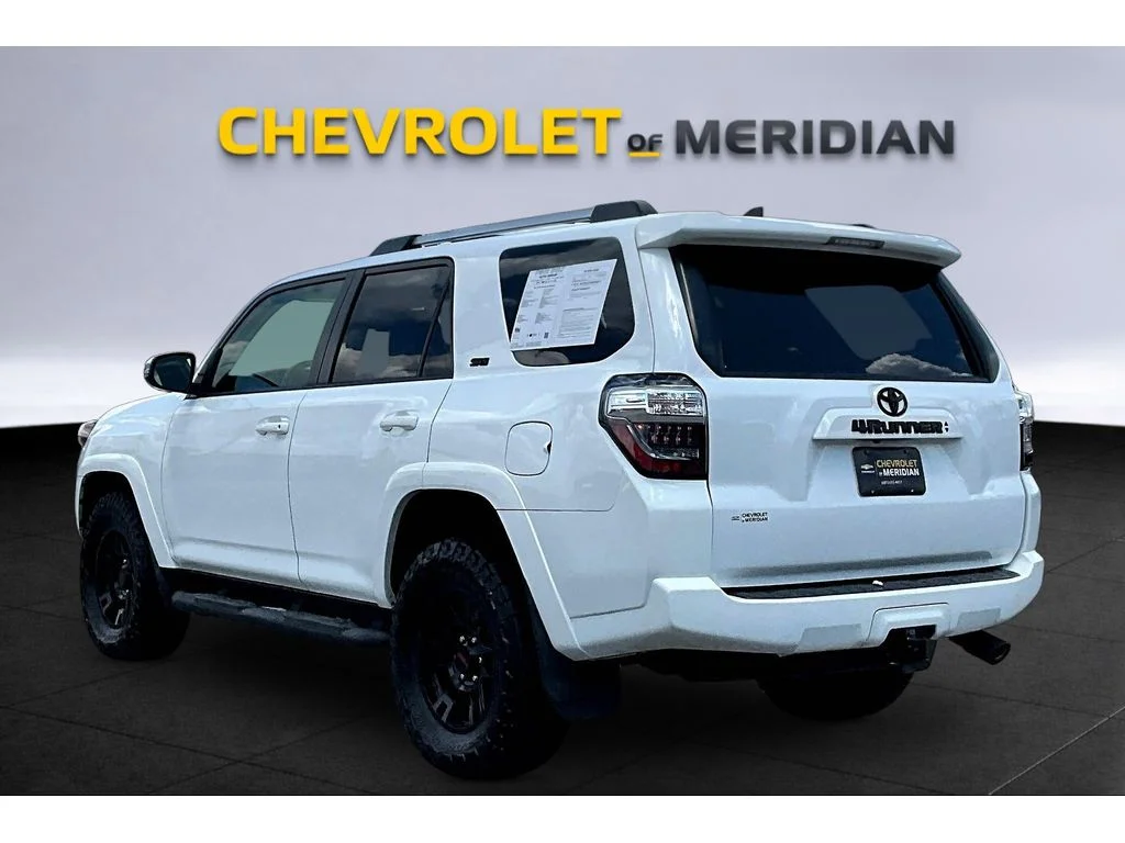 Used 2021  Toyota SR5 Premium image 2