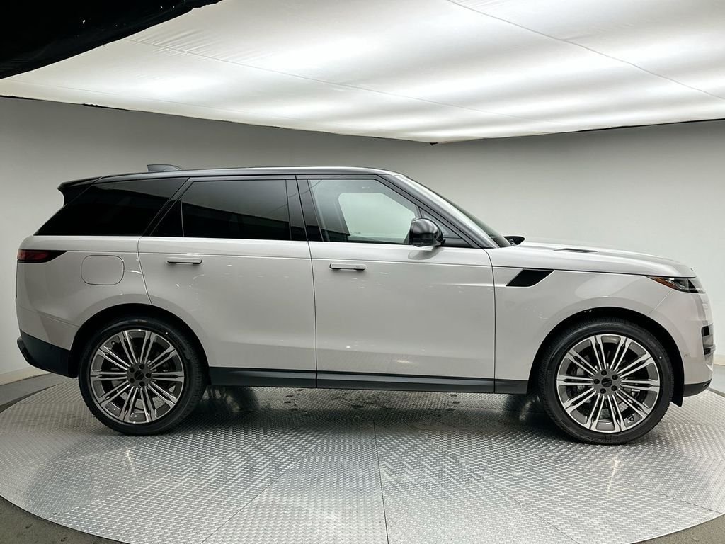 New 2026 Borasco Grey LAND ROVER SE image 12