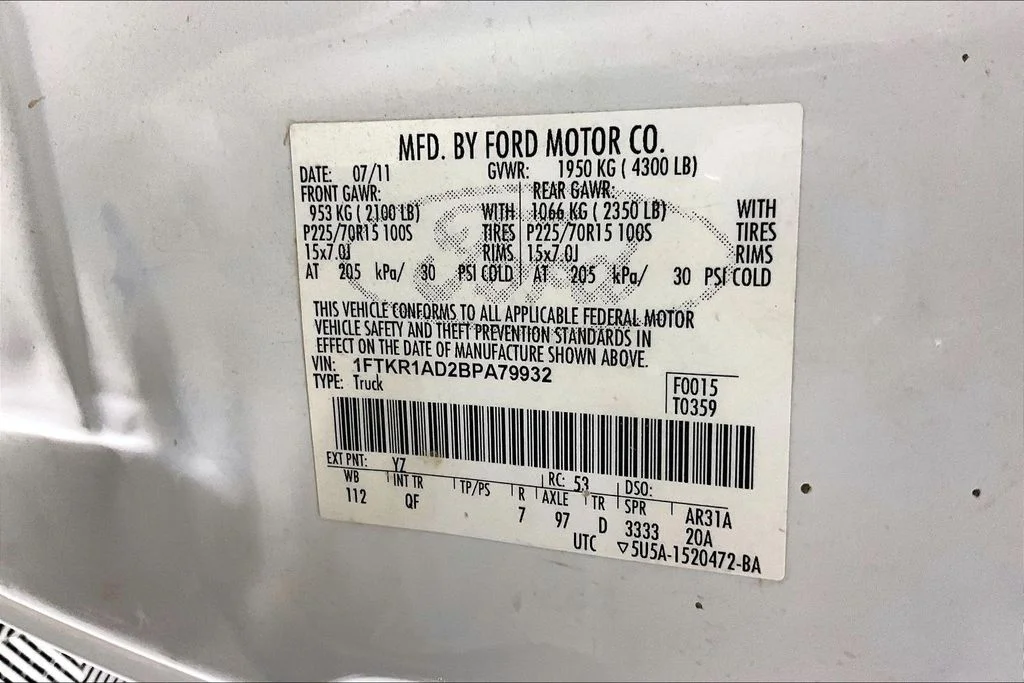 Used 2011 White Ford XL image 3