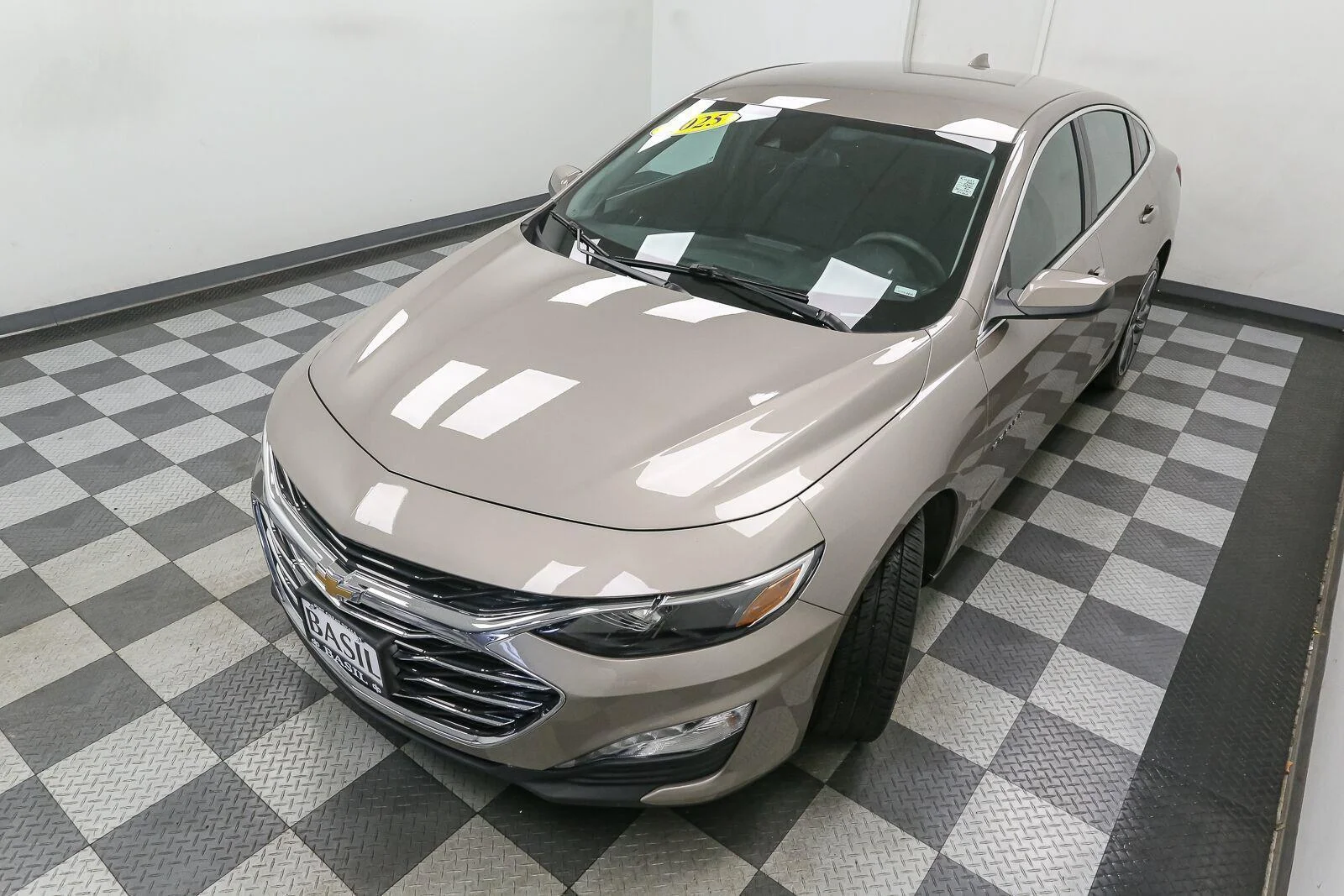 Used 2025 Mineral Gray Metallic Chevrolet LT image 6