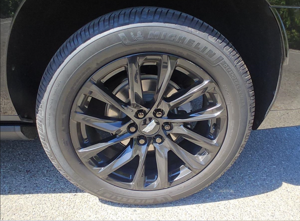Used 2023 Black Cadillac Sport Platinum image 6