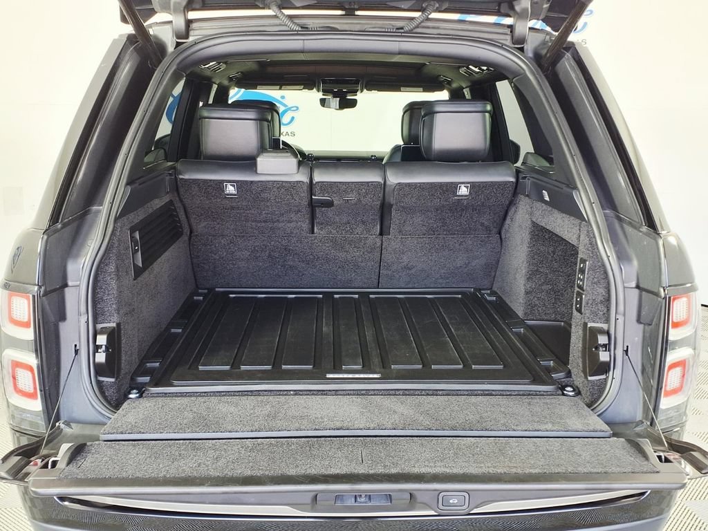 Used 2021 Black Land Rover SV Autobiography Dynamic image 8