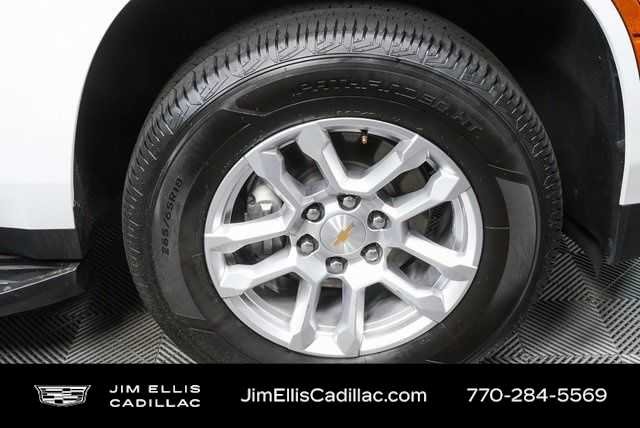 Used 2025 Summit White Chevrolet LT image 36