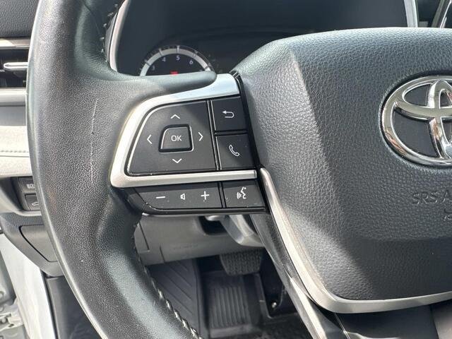 Used 2023 Wind Chill Pearl Toyota XLE image 23
