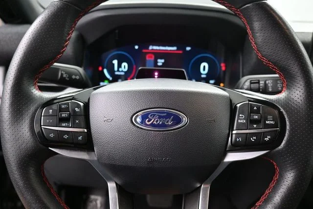 Used 2025 Gray Ford ST-Line image 18