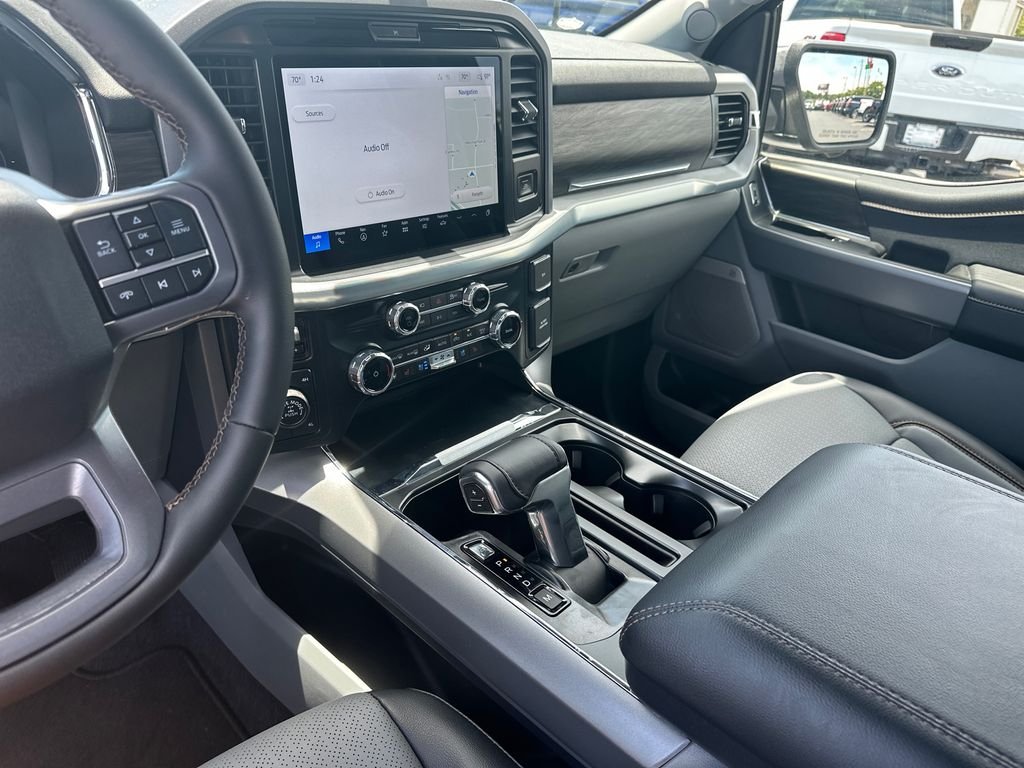 New 2025 Black Ford Lariat image 32