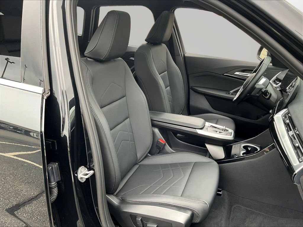 Used 2023 Black BMW xDrive28i image 31