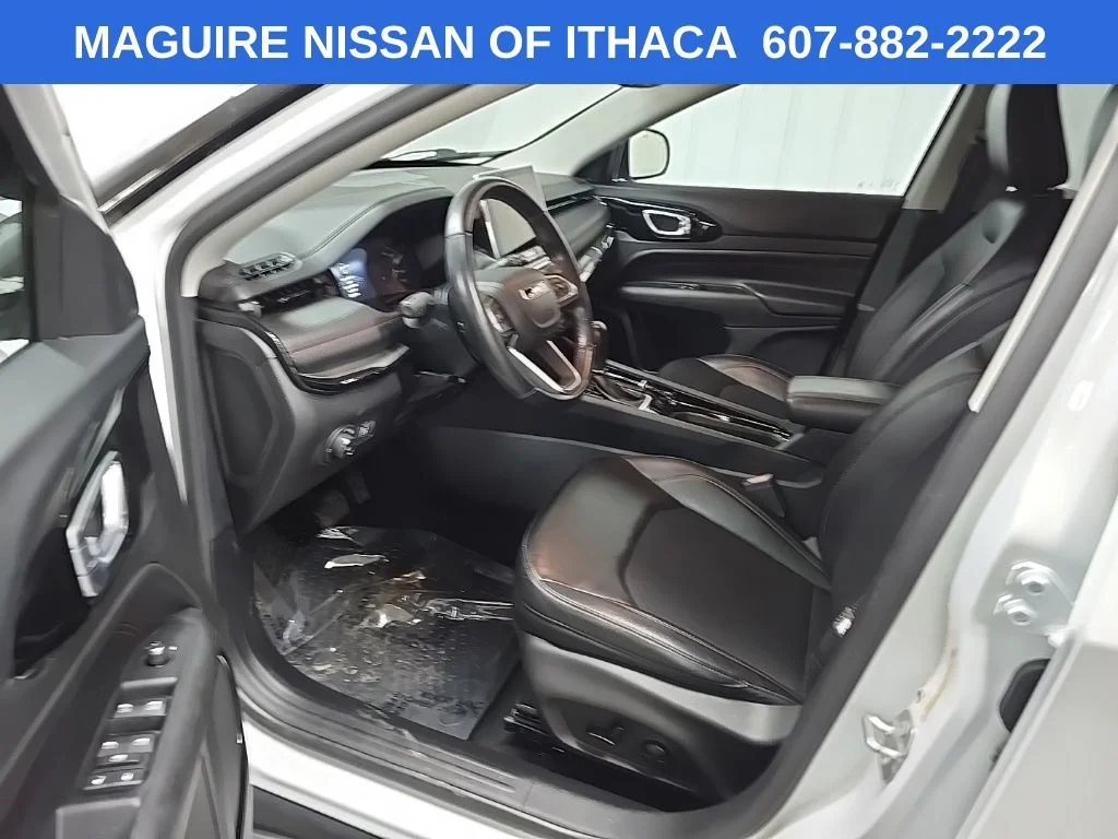 Used 2022 White Jeep Trailhawk image 28