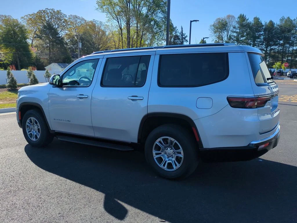 Used 2022 Silver Jeep Series I image 6