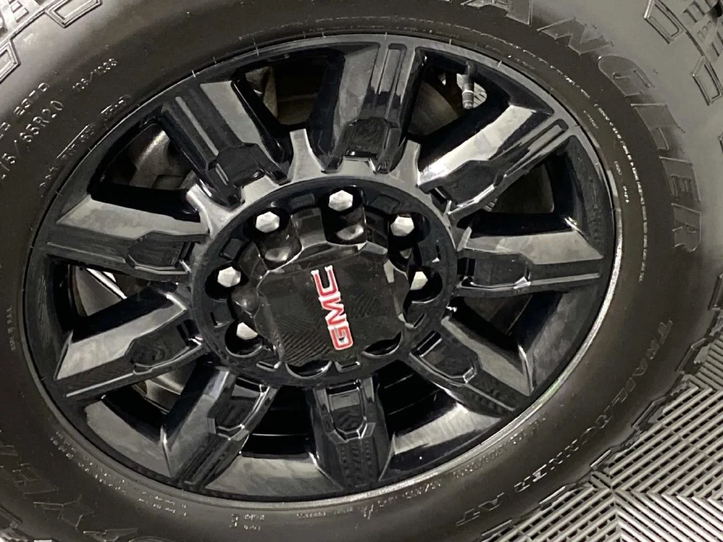 Used 2024 Onyx Black GMC AT4 image 30