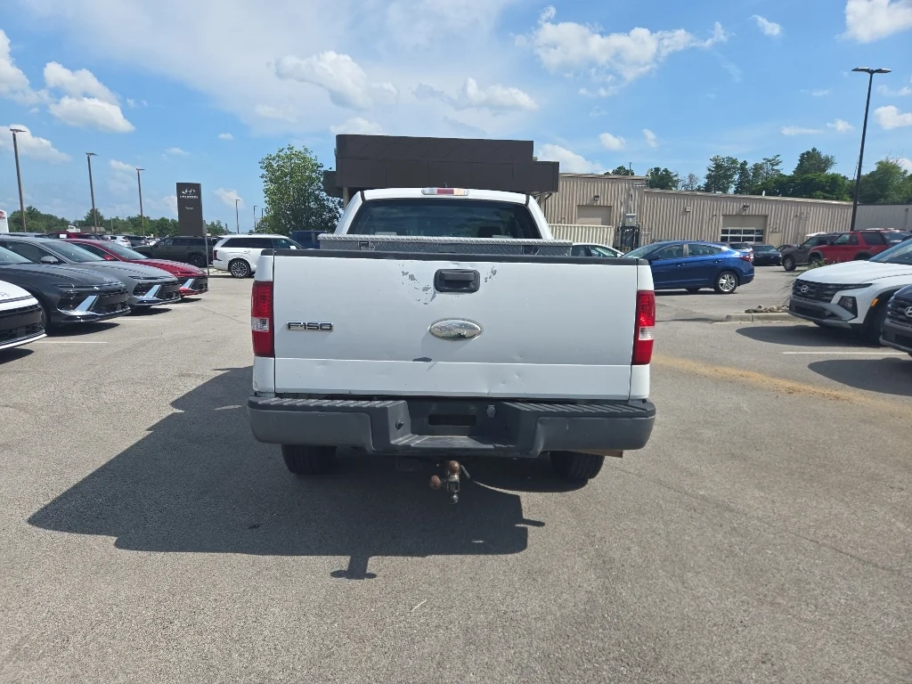 Used 2008 Oxford White Clearcoat Ford XL image 4