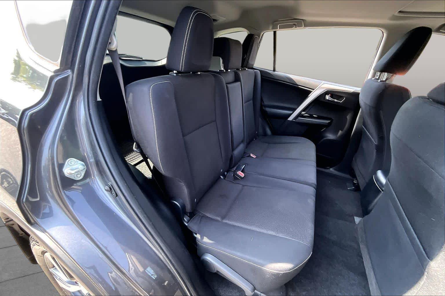 Used 2016 Magnetic Gray Metallic Toyota XLE image 21