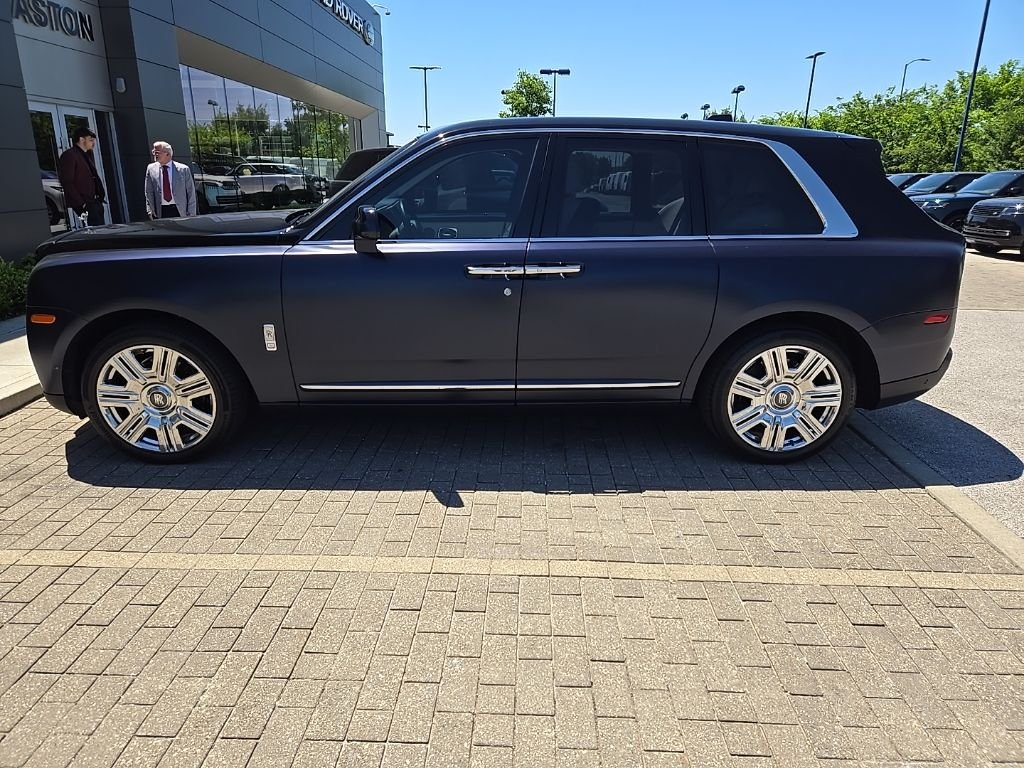 Used 2021 Midnight Sapphire Rolls-Royce Base image 8