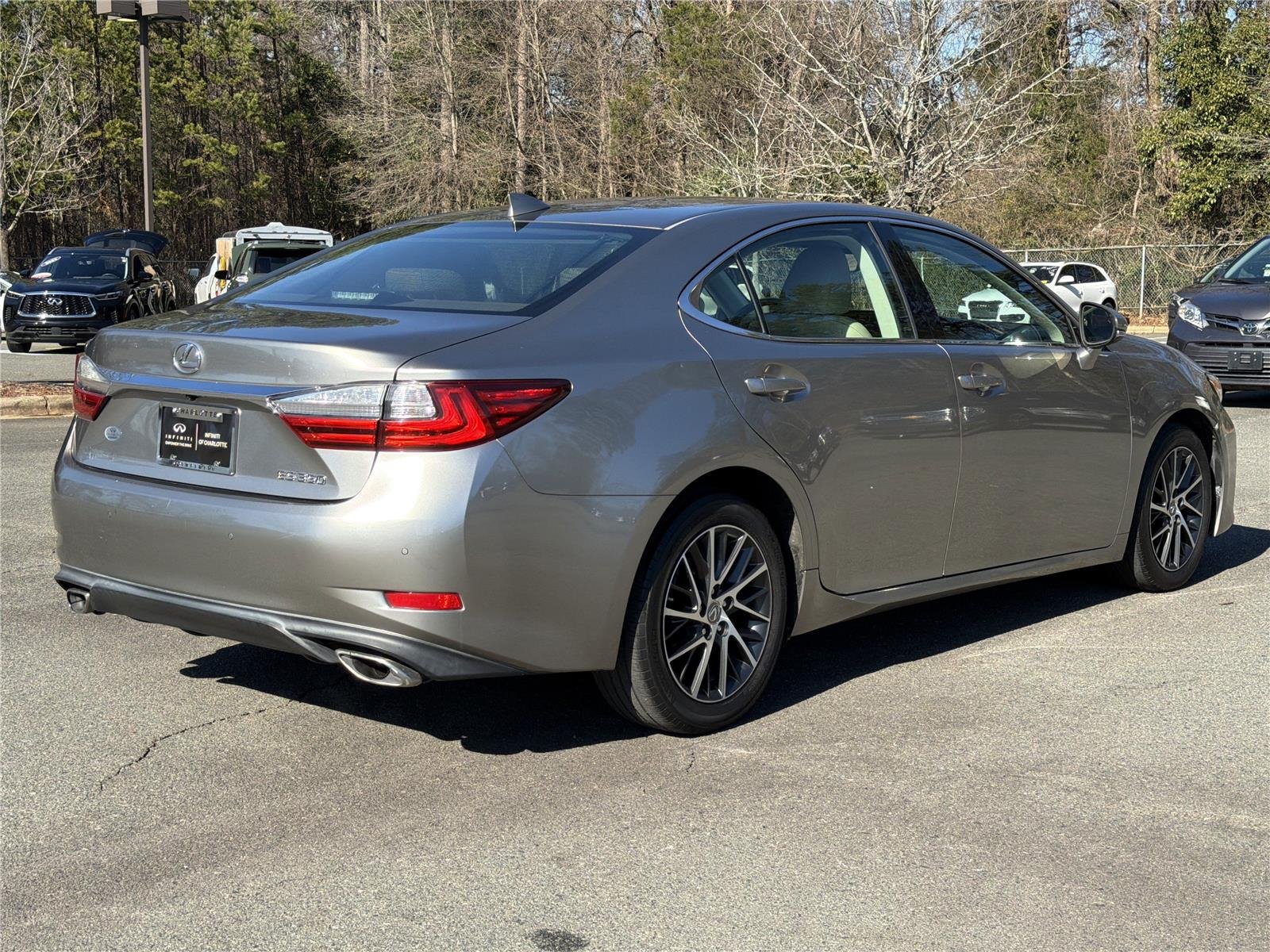 Used 2018  LEXUS  image 32