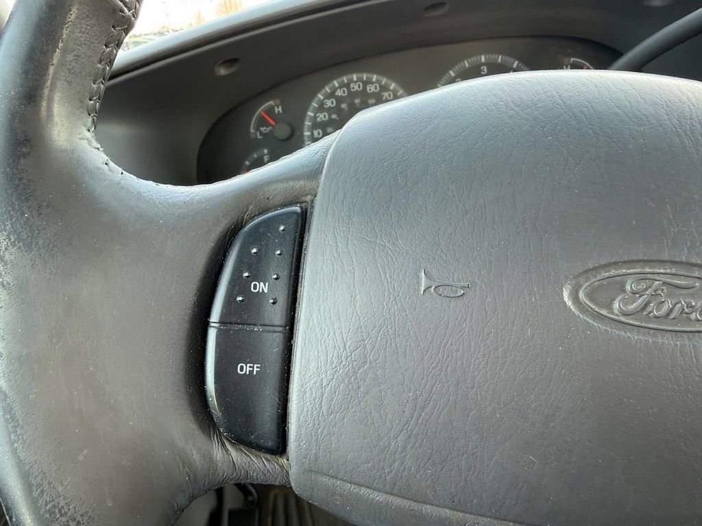 Used 2002  Ford XLT image 27