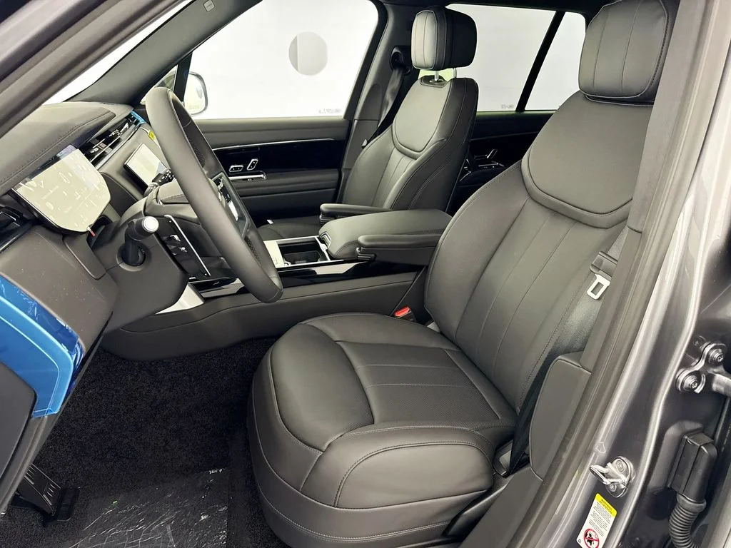 New 2026 Eiger Grey Land Rover SE image 21