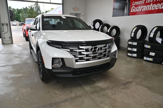 Used 2023 White Hyundai SEL image 3