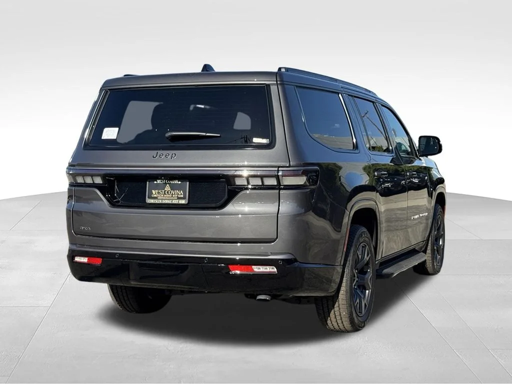 New 2026 Baltic-Gray Metallic Clear-Coat Exterior Paint Jeep Limited Altitude image 8
