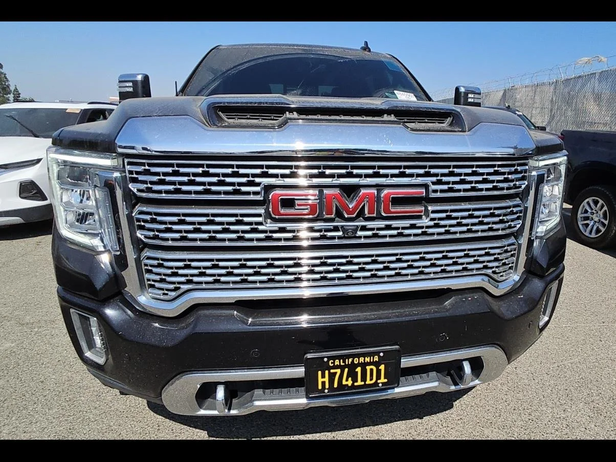 Used 2022 Ebony Twilight Metallic GMC Denali image 9