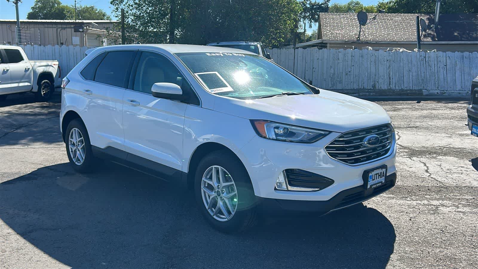 Used 2021 Oxford White Ford SEL image 3