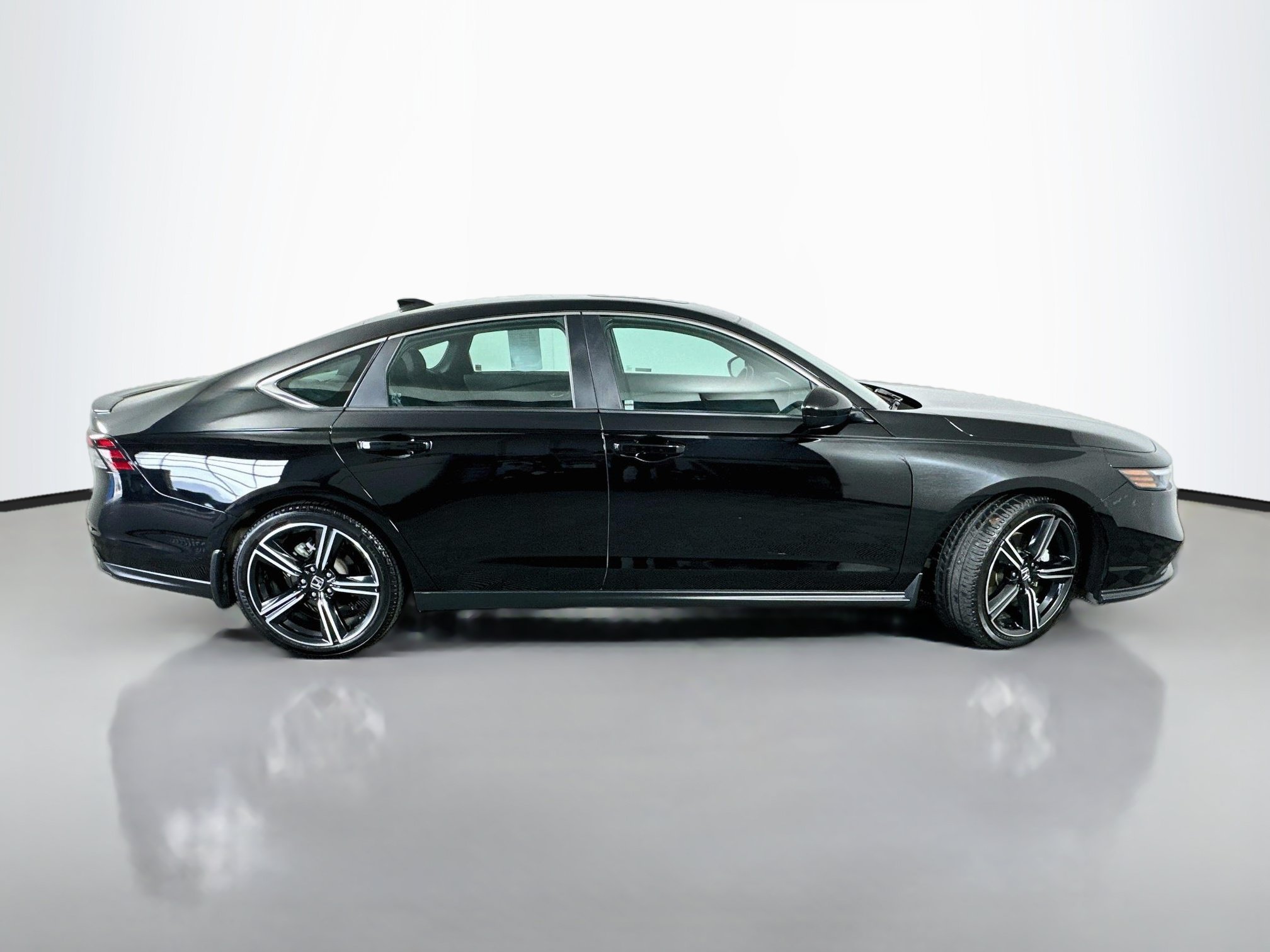 Used 2024  Honda Sport image 8