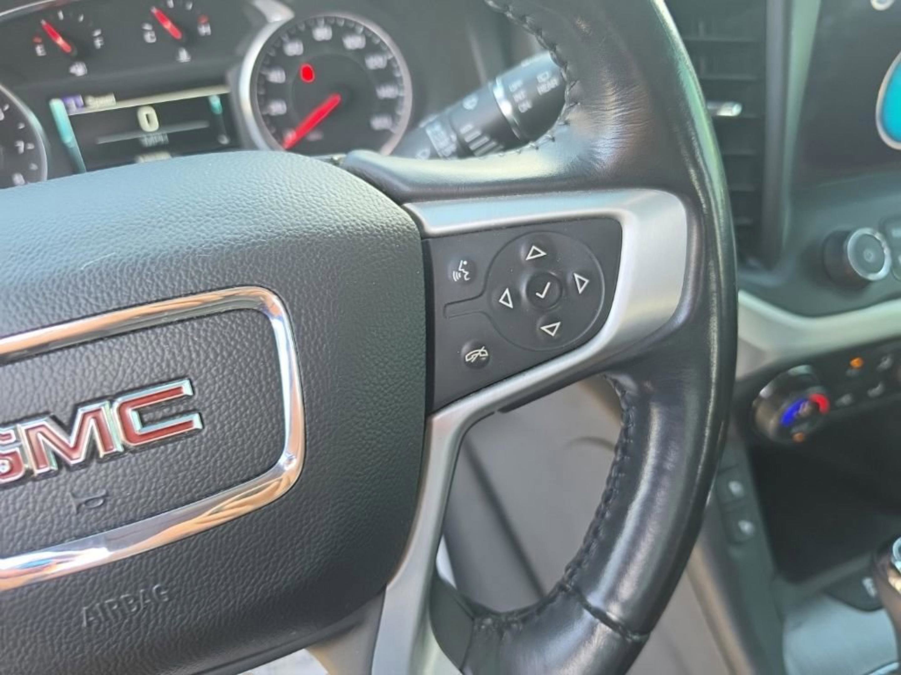 Used 2018 SUMMIT WHITE GMC SLT image 15