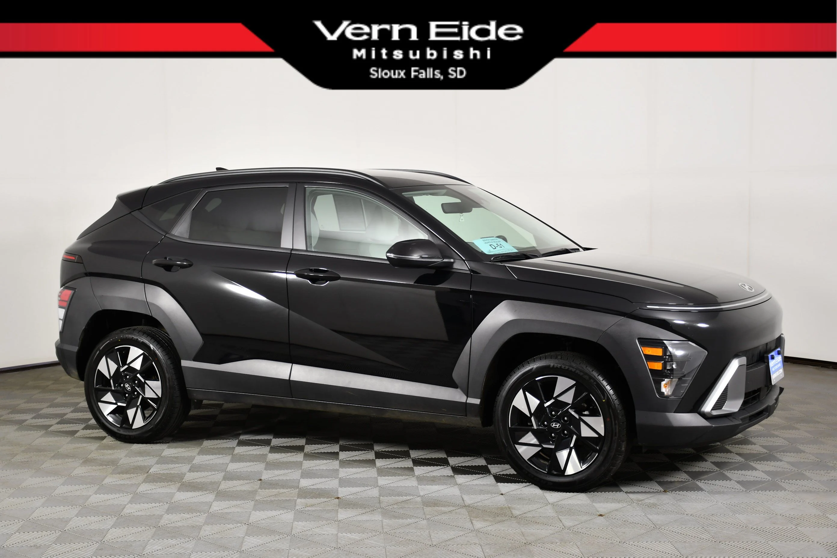 Used 2025 Abyss Black Pearl Hyundai SEL image 1