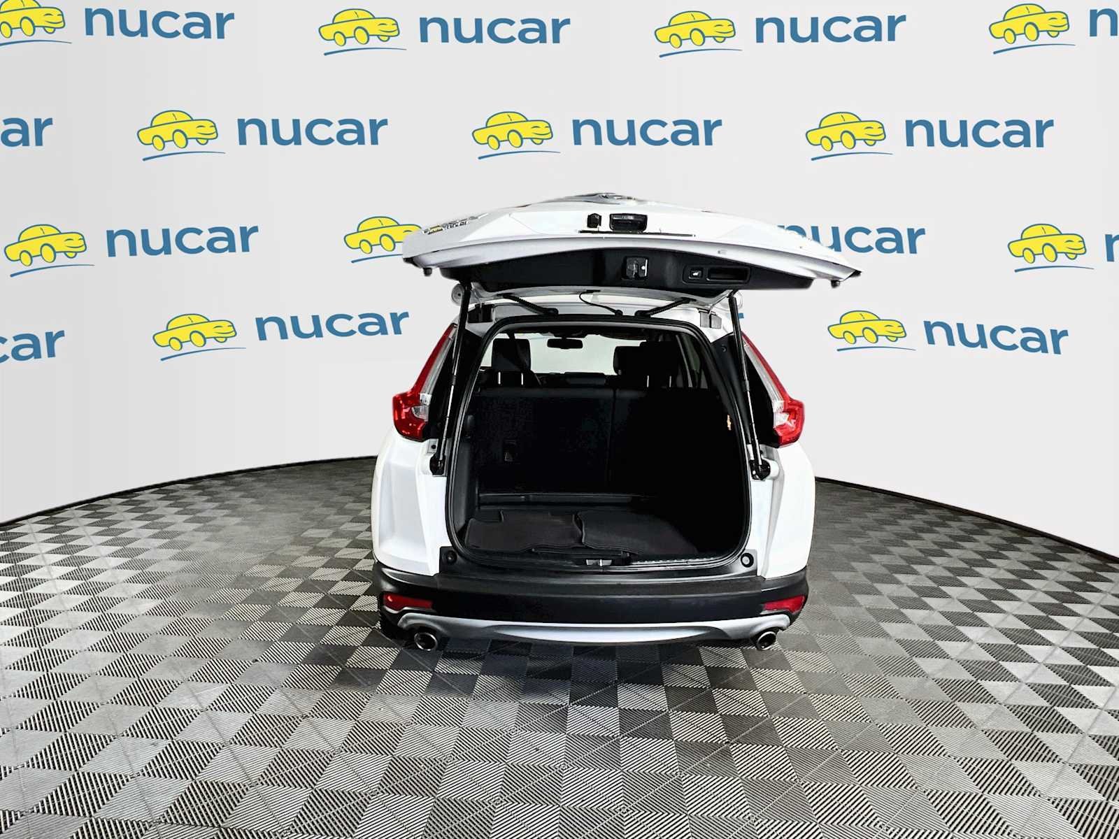Used 2019 Platinum White Pearl Honda Touring image 27