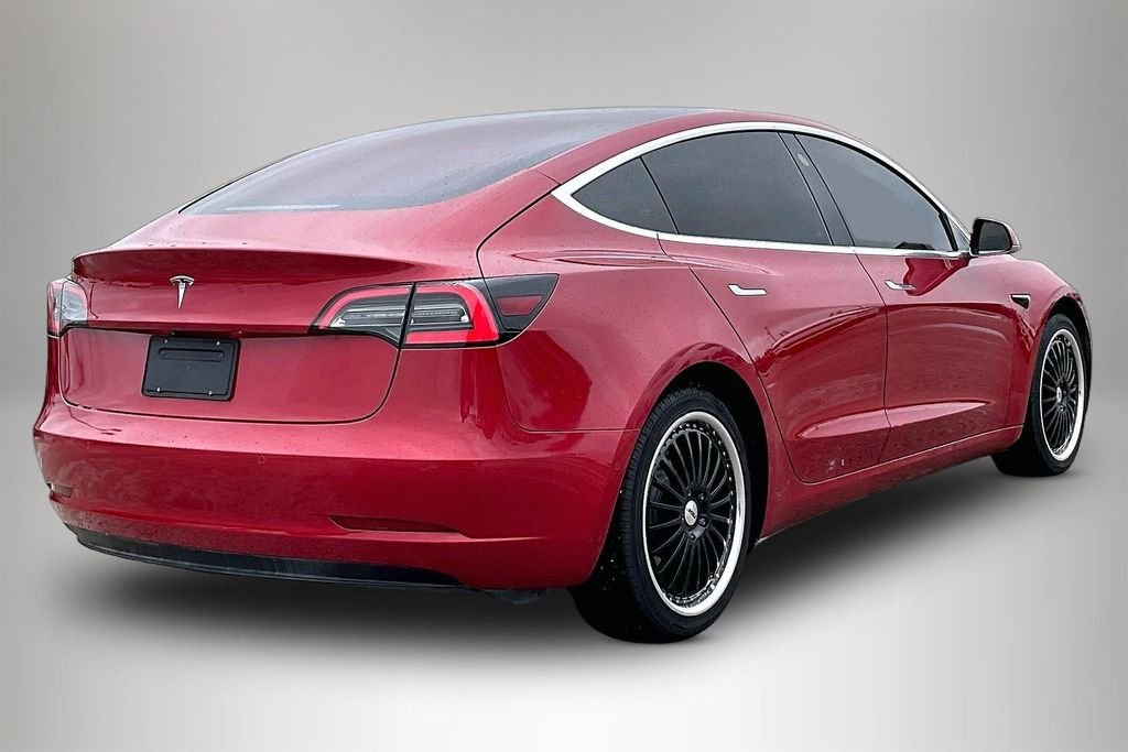 Used 2018  Tesla Long Range image 5