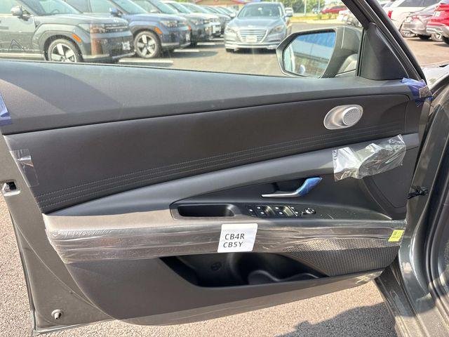 New 2026 Gray Hyundai SE image 25