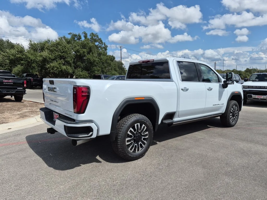 New 2026 Glacier White Tricoat GMC Denali Ultimate image 9