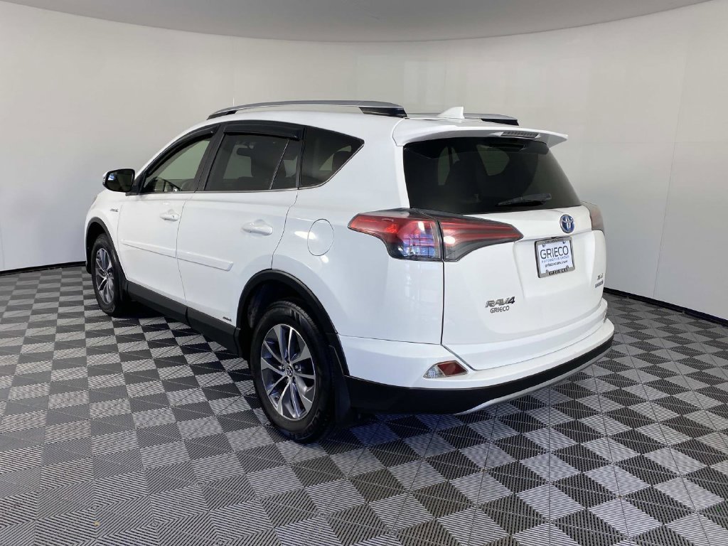 Used 2016 White Toyota XLE image 6
